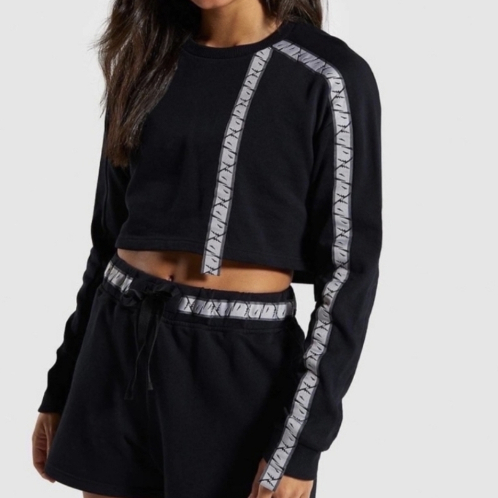 Gymshark Black Cropped Sweatshirt Extra Small